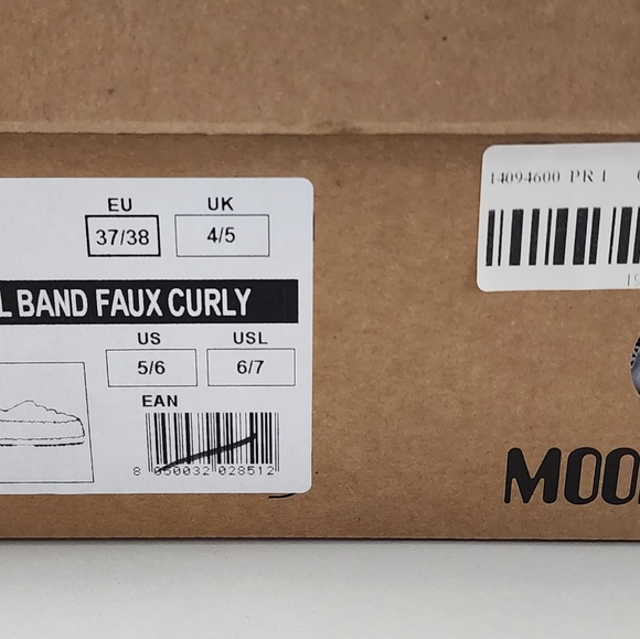 NWT Moon Boot Faux Fur Cozy Black Slippers US Size 6/7 Women - Picture 3 of 3